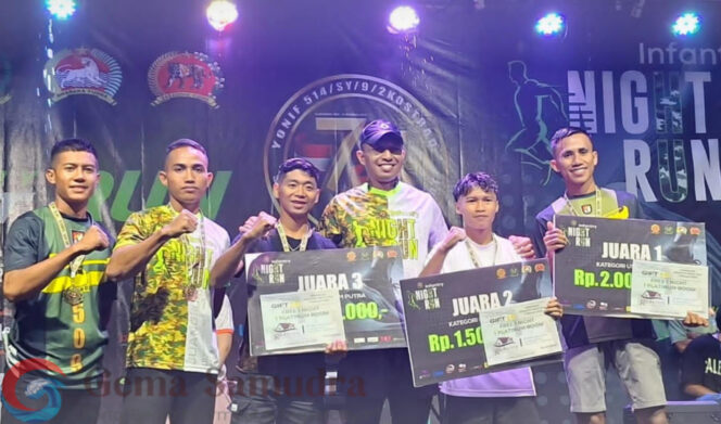 
Semangat Juang di Infanteri Night Run Bondowoso 2026 ditunjukkan Prajurit Yonif 509 Kostrad