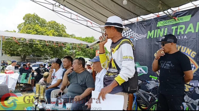 
Upaya Jaring Bibit-bibit Pembalap Nasional  Rosid Bersama Kades Lojejer Gelar Motor cross.