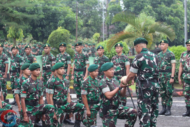 
Kostrad Gelar Tradisi Penyambutan Warga Baru Yonif 515 UTY/9/2