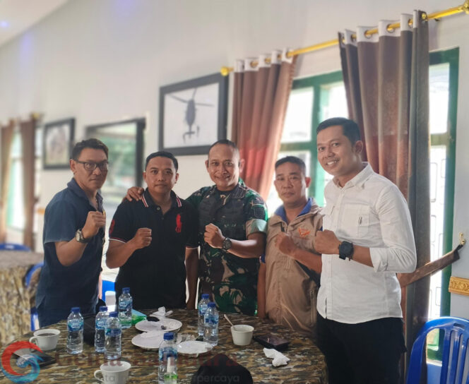 
Bersama Bapak Condromowo 43 dan Mitra Media Merah Putih dalam rangka merajut Soliditas dan Persaudaraan, Secangkir Kopi Morning.