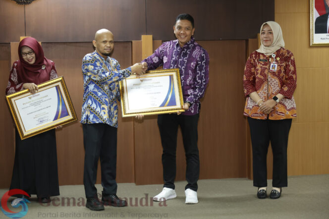 
Ombudaman Menilai Kualitas Pelayanan Publik Pemkab Jember Raih Opini Tertinggi .