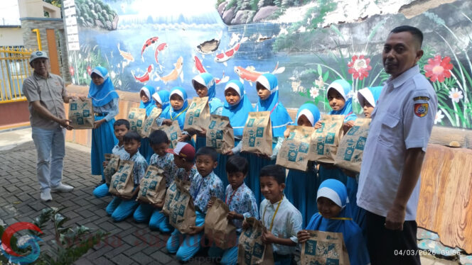 
GWI Jember Gandeng Alfamart Salurkan Bantuan Sosial ke Yatim Piatu dalam suasana Peringati HPN 2026