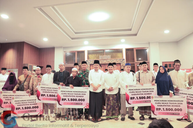 
Momen Peringatan Nuzulul Qur’an Gus Fawait Berikan Jaminan Sosial dan Insentif.