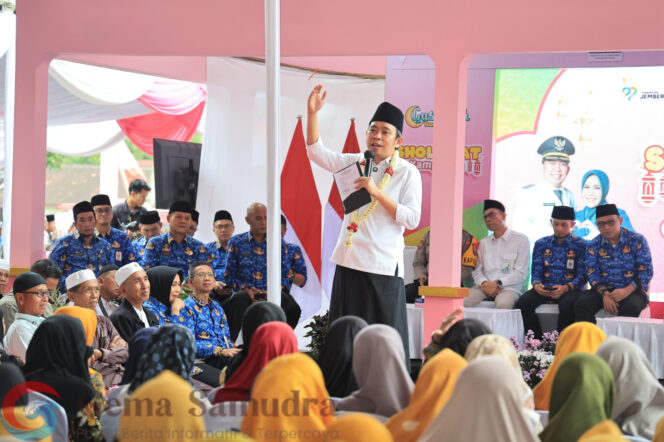 
Gus Fawait Safari Ramadhan di ledokombo : Dorong Efisiensi dan Percepatan Layanan Publik.