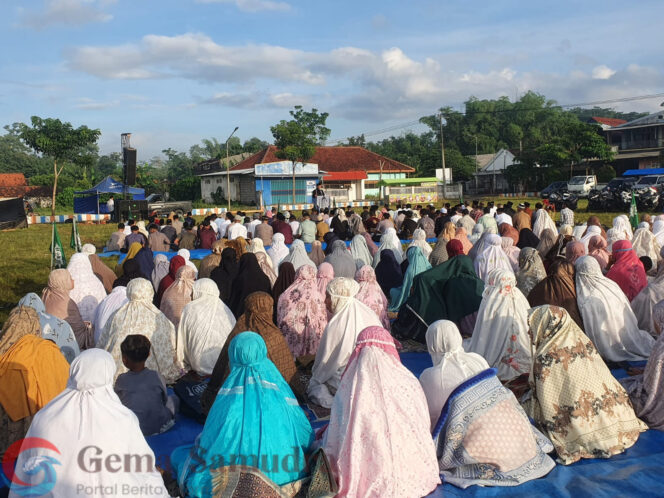 
Warga Muhammadiyah Padomasan Melaksanakan Sholat Idul Fitri 1447 H.