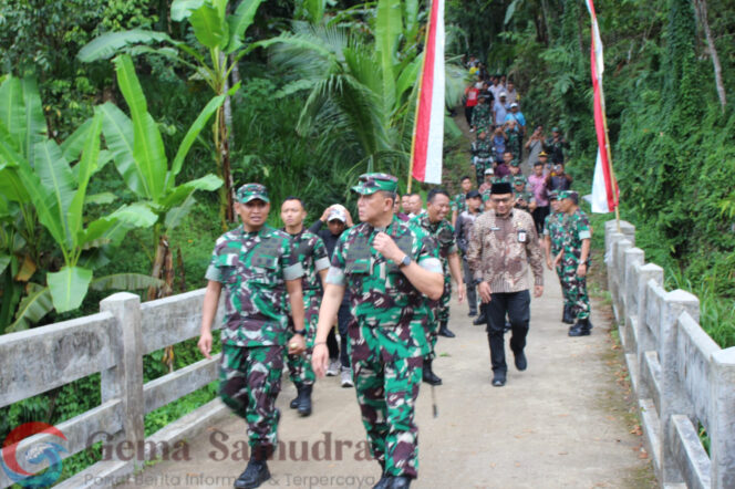 
Kodim 0824 Jember dihadiri Pangdam V/Brawijaya Tinjau Pembangunan Jembatan Perintis Garuda dan KDKMP.