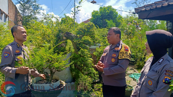 
Bhabinkamtibmas Polres Bondowoso Didukung Dit Binmas Polda Jatim Angkat Potensi Ekonomi Kreatif