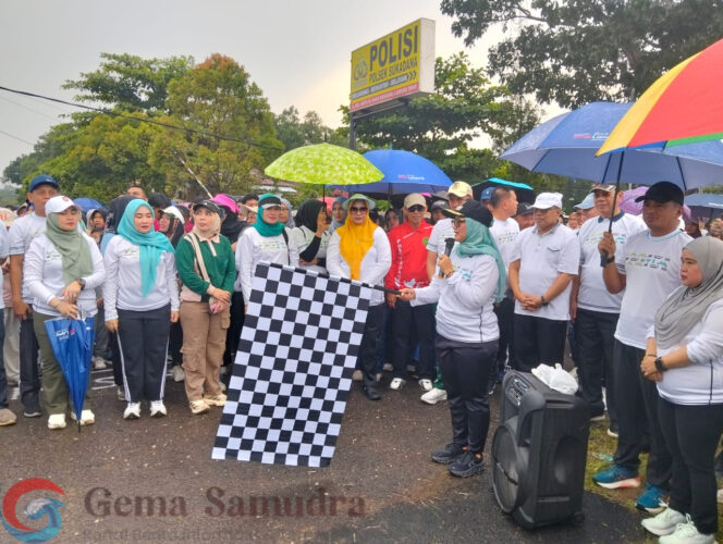 
Bupati Lampung Timur Hj.Ela Siti Nuryamah Resmi Buka Jalan Sehat HUT ke-27 Tahun 2026