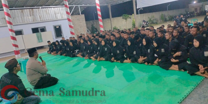 
Kapolsek Ajung Berikan Wawasan Hukum kepada 136 Calon Warga Baru PSHT Ranting Ajung