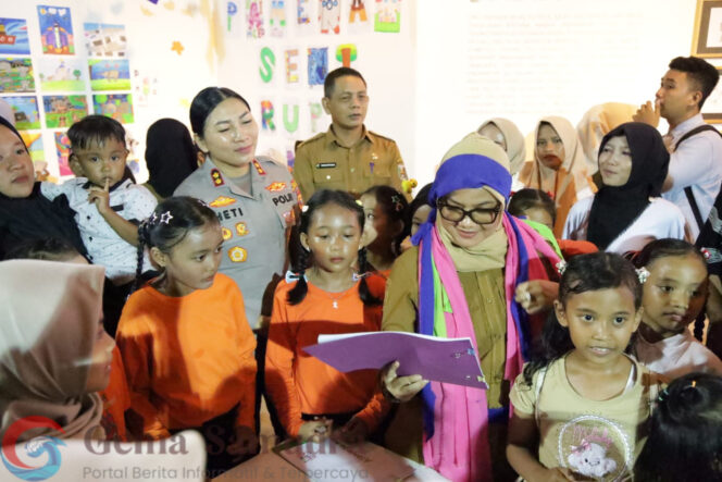 
Bupati Ela Dorong Lampung Art School, Generasi Muda Penerus Lampung Timur Yang Mampu Berimajinasi Dan Berekspresi