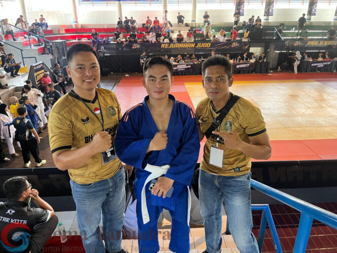 
Bripda Bayu Suseno Atlet Judo dari Polres Jember Raih Juara 1 Kejuaraan Judo Piala Kapolda Jatim.