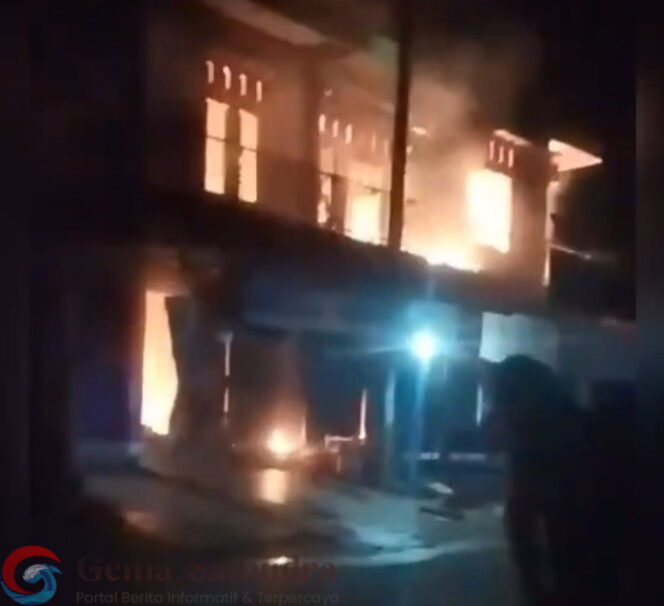 
Rumah Warga Desa Gunung Terang Ludes Terbakar, Kerugian Ditaksir Ratusan Juta Rupiah