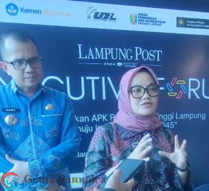 
Bupati Ela Terima Penghargaan Education Award 2026 Pada Ajang Lampung Post Executive Forum II