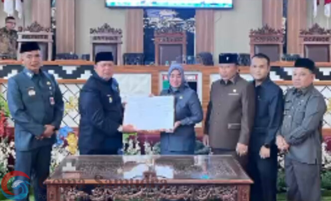 
DPRD Lampung Timur Gelar Rapat Paripurna Pengesahan APBD TA 2025