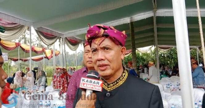 
Sekda Lamtim Mengapresiasi Inisiatif Masyarakat Adat Adanya Festival Budaya Sekappung Limo Migo