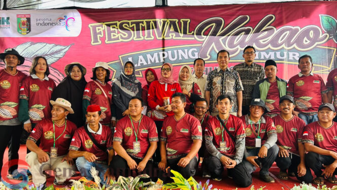 
Bupati Ela Focuskan Peningkatan Produksi Kakao Pada Pemasaran Modern Berorientasi Nilai Tambah