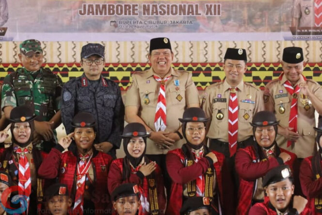 
32 Pramuka Lamtim Dilepas Wakil Bupati Azwar Hadi Mengikuti Jambore Nasional