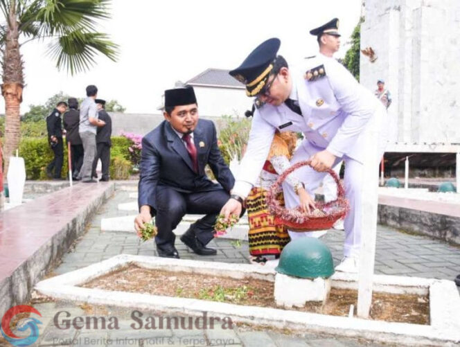 
Wakil Wali Kota Metro Pimpin Tabur Bunga, Teguhkan Semangat Perjuangan dan Pengabdian