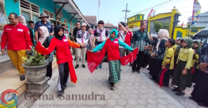 
Delegasi JRCS Jepang Berbagi Pengetahuan di SDN Puger Kulon 01 disambut Tari Cucuk Lampah