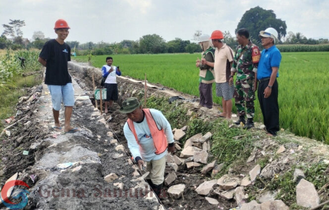 
PPL dan Babinsa Pancakarya saat Mendampingi Proyek Oplah