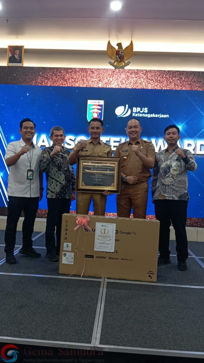 
Raih Juara 1 Jamsostek Award, Plt Bupati Lampung Tengah Apresiasi Kampung Tanjung Anom