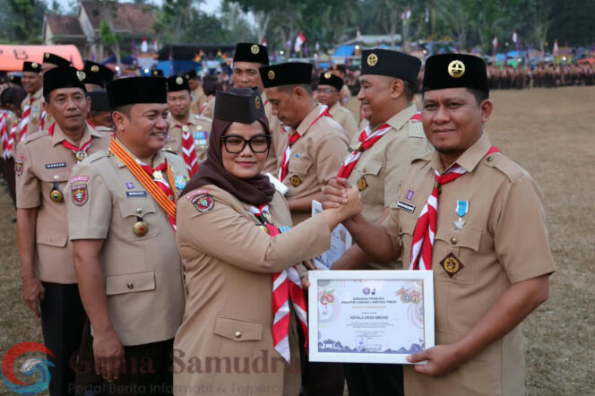 
Bupati Ela Pimpin Peringatan Hari Pramuka ke-65 Lamtim, Diikuti 24 Kwarran se-Lampung Timur