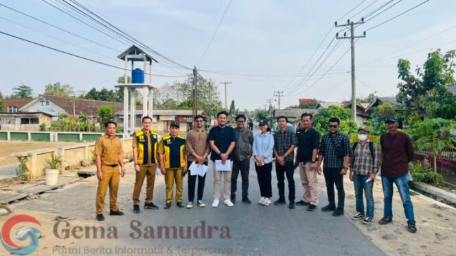 
Pastikan Kualitas Infrastruktur, Plt Kadis PUPR Lamtim Dan PT SMI Monitoring Proyek Jalan Program Pinjaman Daerah
